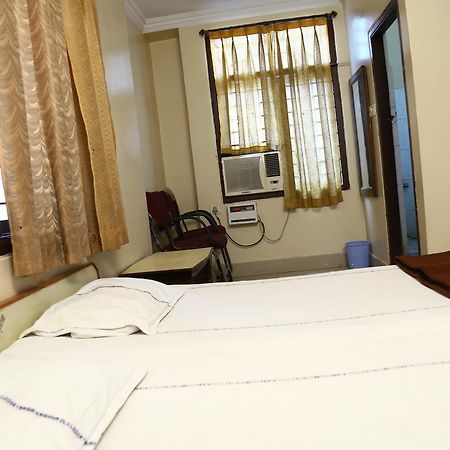 Sri Sai Krishna Deluxe Lodge Hyderabad Eksteriør billede