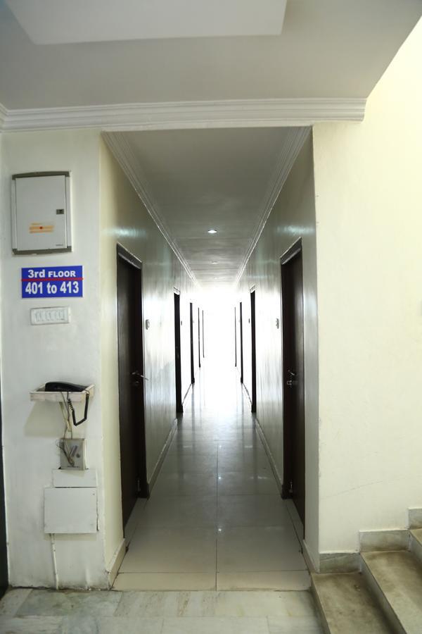 Sri Sai Krishna Deluxe Lodge Hyderabad Eksteriør billede